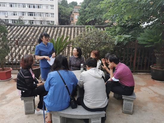 刘桂华老师讲诗歌中的党史“
